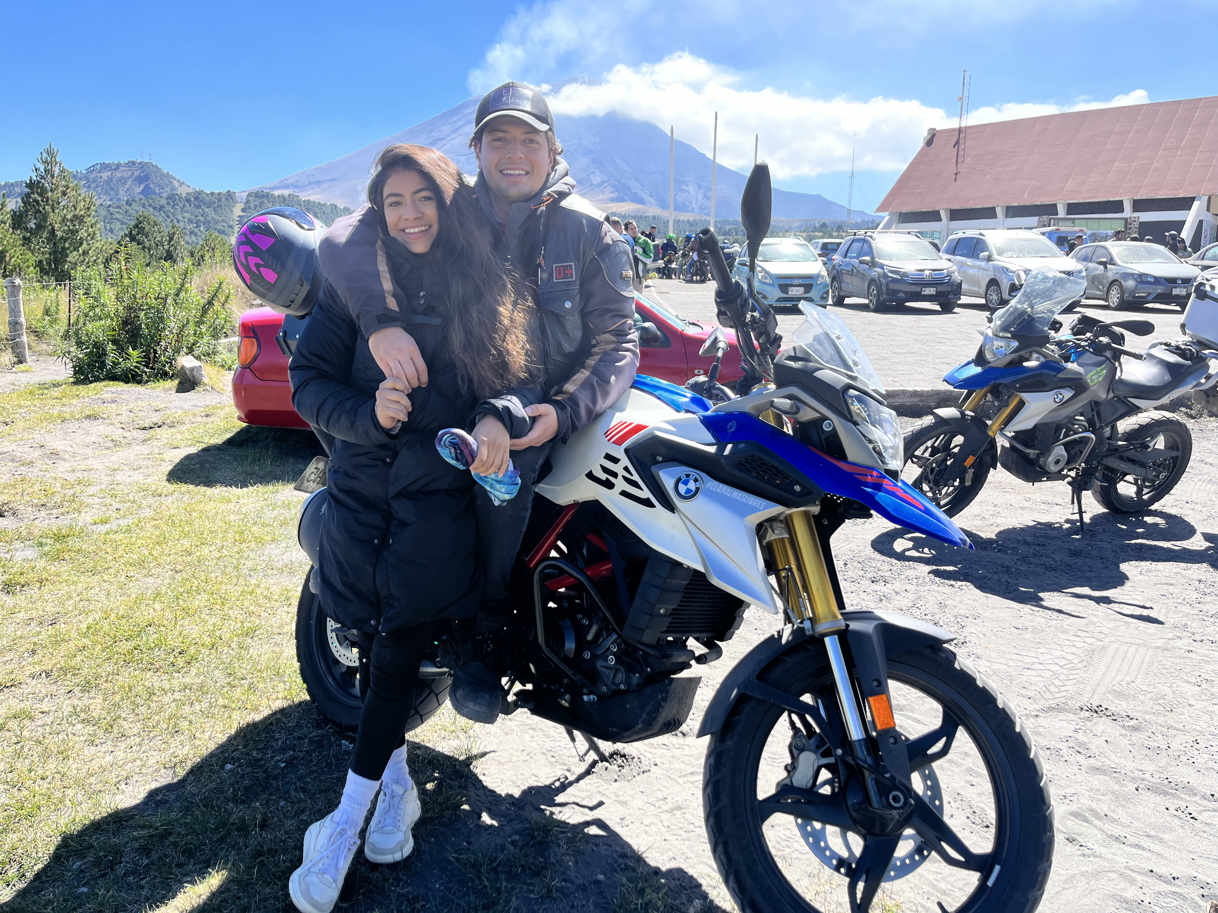 Alexia y César y su pasión por las motos